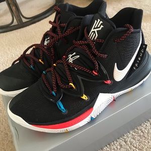 Nike Kyrie 5 “ FRIENDS”